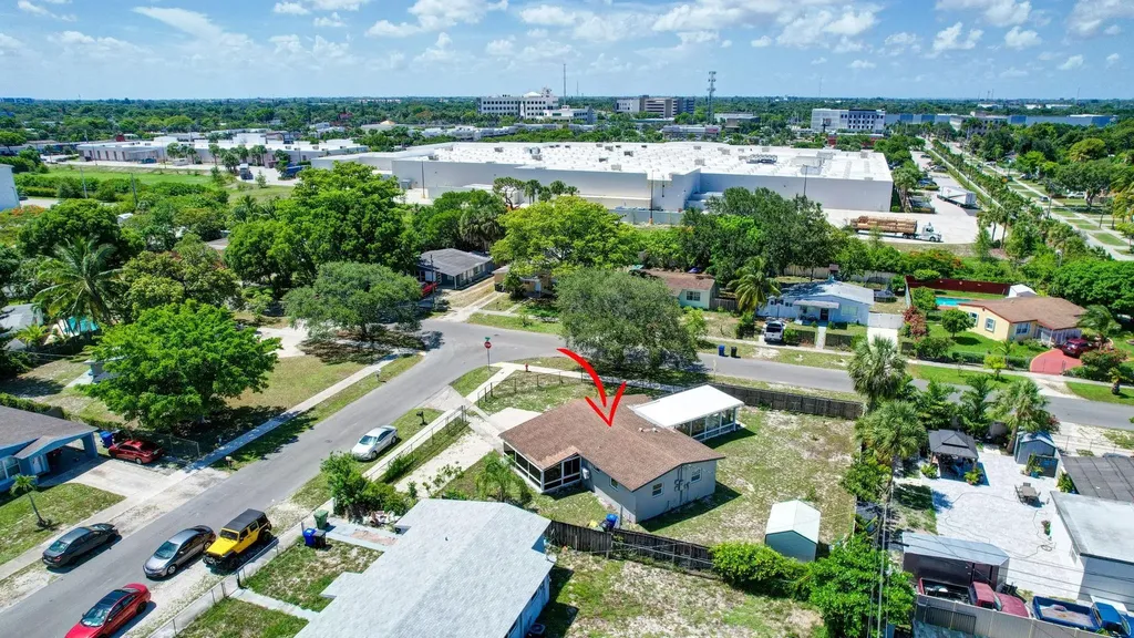300 SW 25th Avenue Fort Lauderdale FL 33312