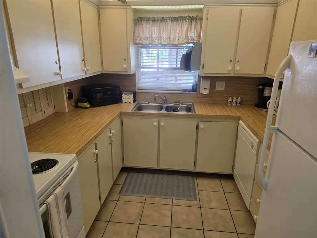 259 S Cypress Road Pompano Beach FL 33060
