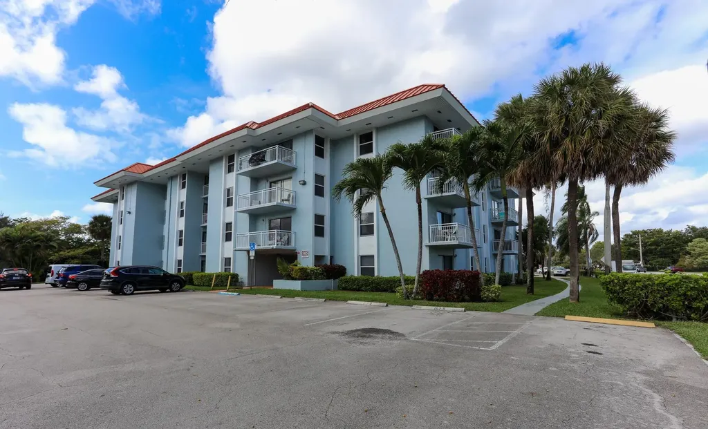 505 S Pine Island Road Fort Lauderdale FL 33324
