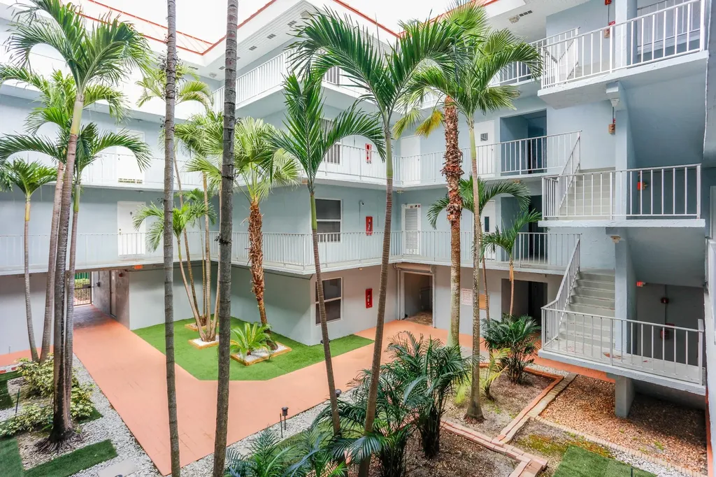 505 S Pine Island Road Fort Lauderdale FL 33324