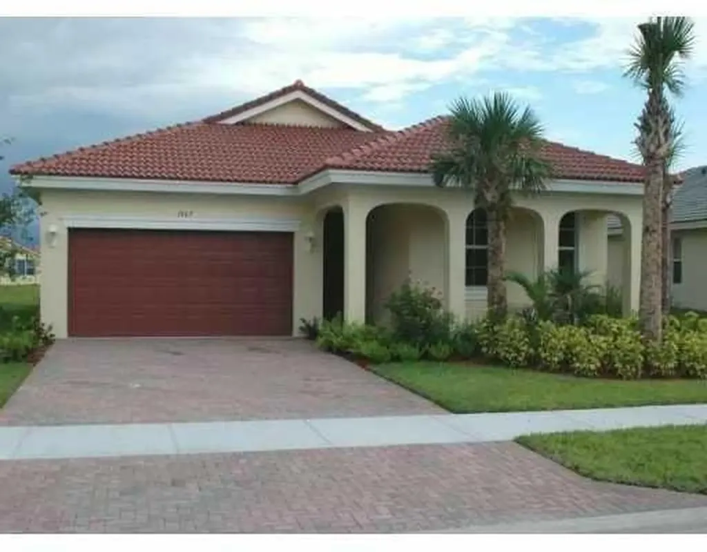 1807 SW Jamesport Drive Port St Lucie FL 34953