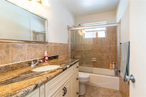 1512 E Hawthorne Circle Hollywood FL 33021