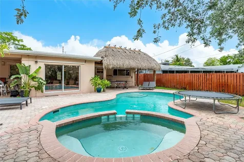 1512 E Hawthorne Circle Hollywood FL 33021