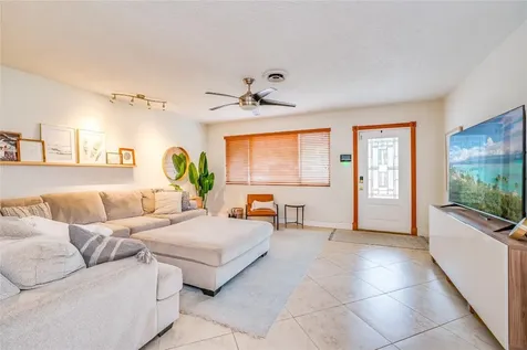 1512 E Hawthorne Circle Hollywood FL 33021
