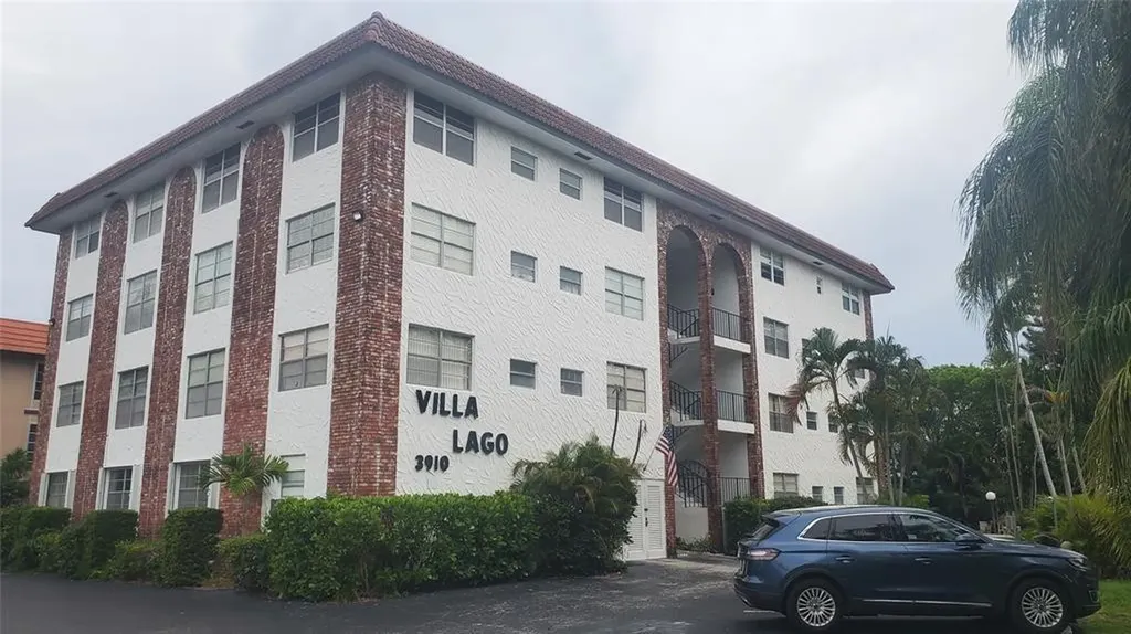 3910 Crystal Lake Drive Deerfield Beach FL 33064