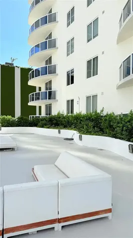 601 NE 23rd Street Miami FL 33137