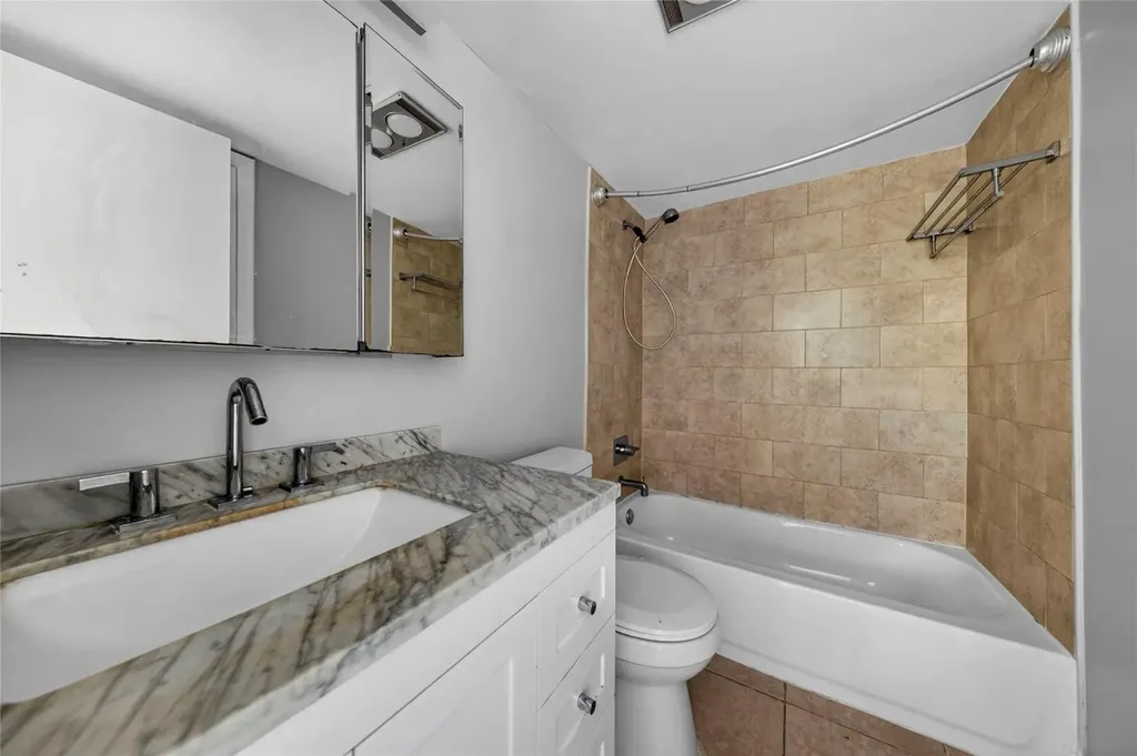1900 NE 8th Court Fort Lauderdale FL 33304