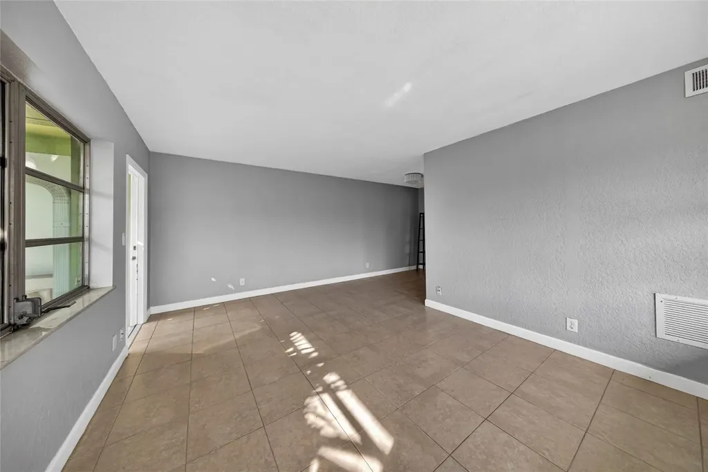 1900 NE 8th Court Fort Lauderdale FL 33304