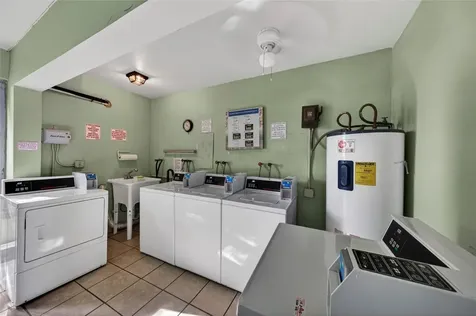 1900 NE 8th Court Fort Lauderdale FL 33304
