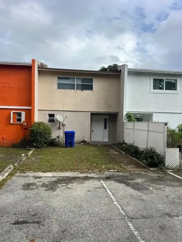 950 SW 74th Avenue North Lauderdale FL 33068