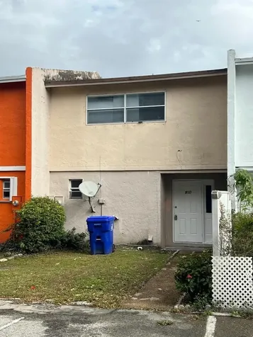 950 SW 74th Avenue North Lauderdale FL 33068