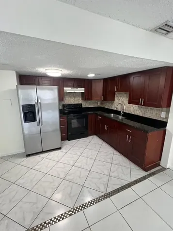 950 SW 74th Avenue North Lauderdale FL 33068