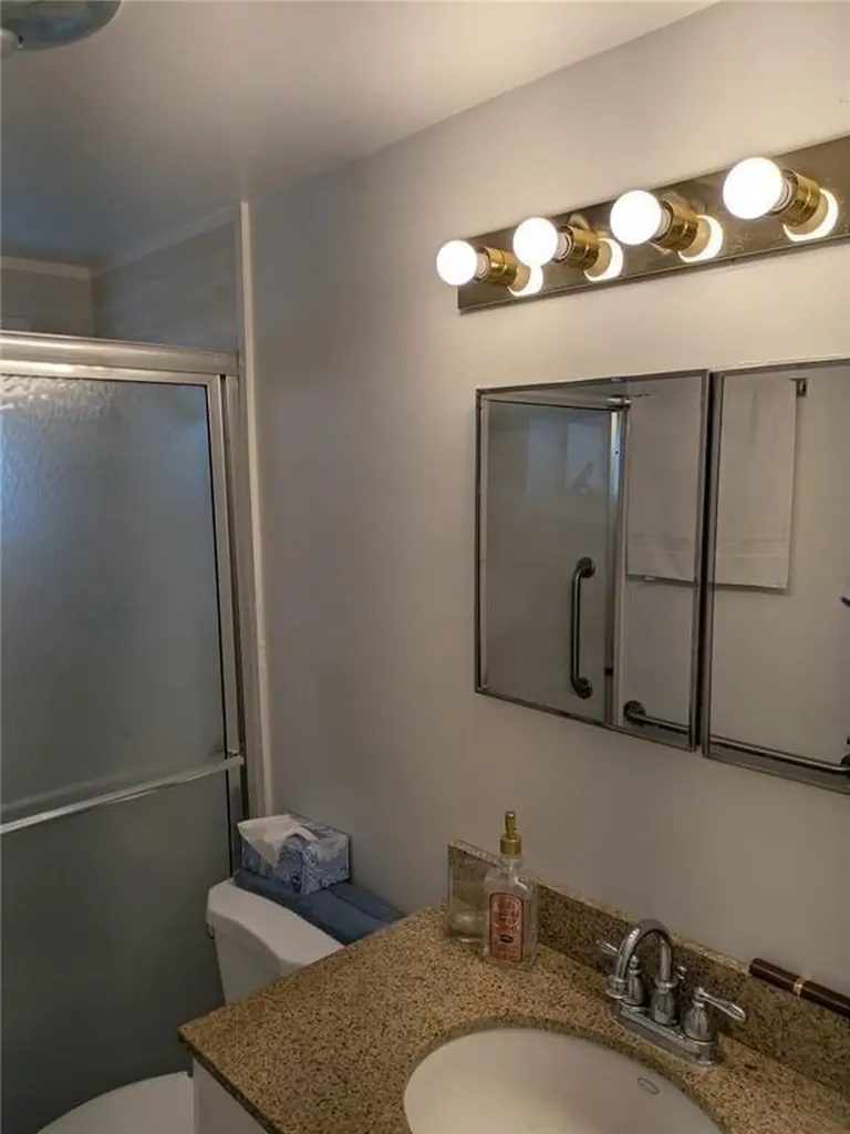 2115 NE 42nd Court Lighthouse Point FL 33064