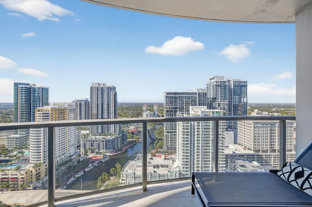 100 E Las Olas Boulevard Fort Lauderdale FL 33301