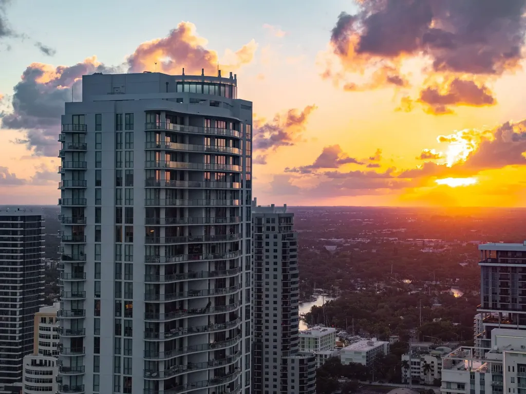 100 E Las Olas Boulevard Fort Lauderdale FL 33301