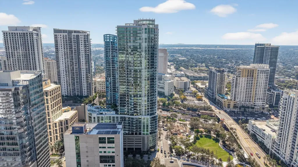 100 E Las Olas Boulevard Fort Lauderdale FL 33301