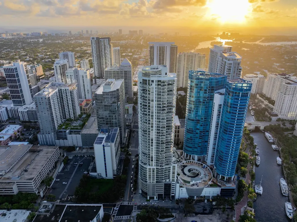 100 E Las Olas Boulevard Fort Lauderdale FL 33301