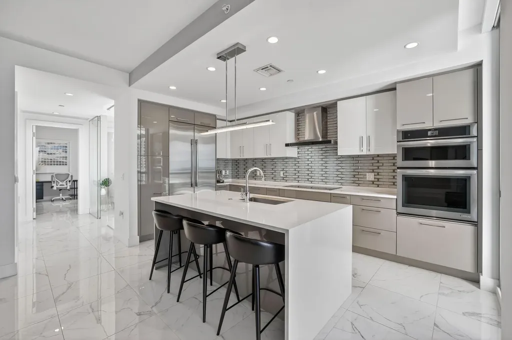 100 E Las Olas Boulevard Fort Lauderdale FL 33301