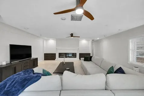 3999 NE 15th Avenue Oakland Park FL 33334