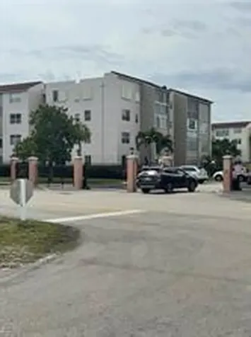 2821 Somerset Drive Lauderdale Lakes FL 33311