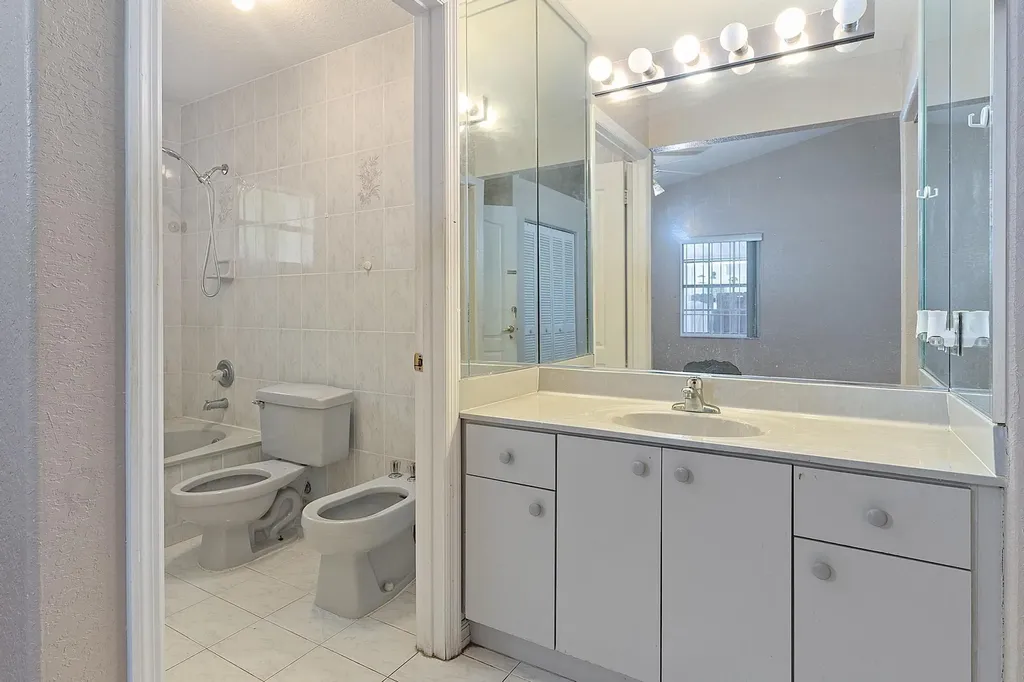 3201 W 76th Street Hialeah FL 33018