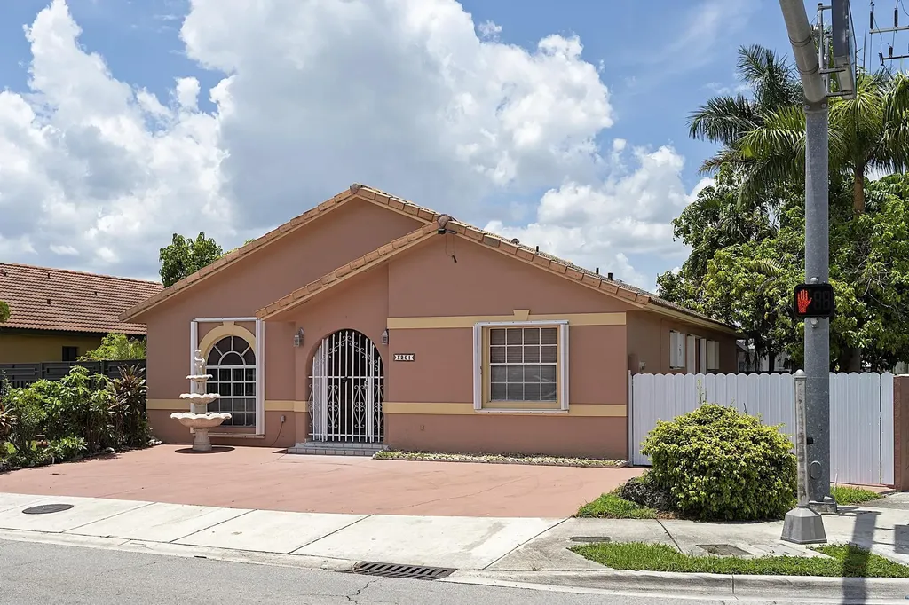 3201 W 76th Street Hialeah FL 33018
