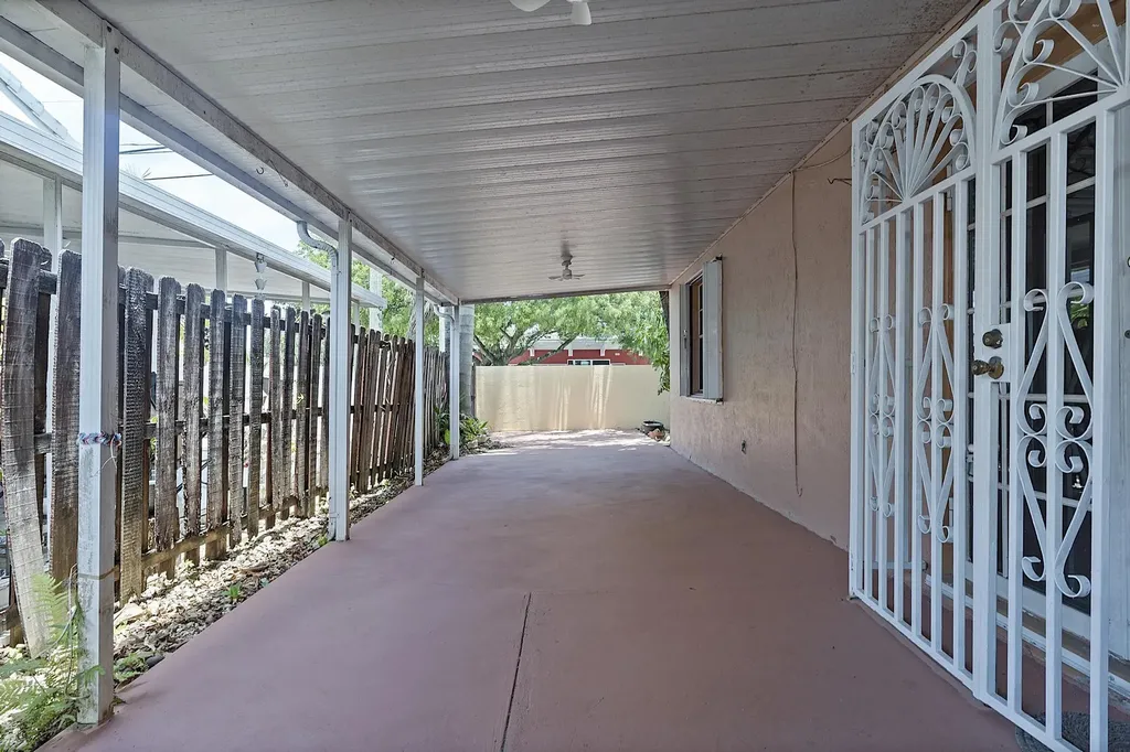 3201 W 76th Street Hialeah FL 33018