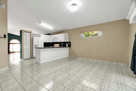 3201 W 76th Street Hialeah FL 33018