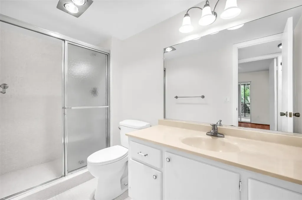 2069 Oakridge F Deerfield Beach FL 33442