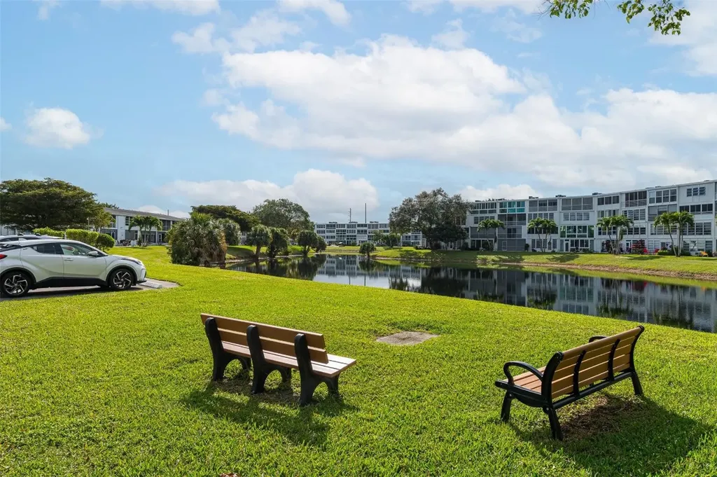 2069 Oakridge F Deerfield Beach FL 33442