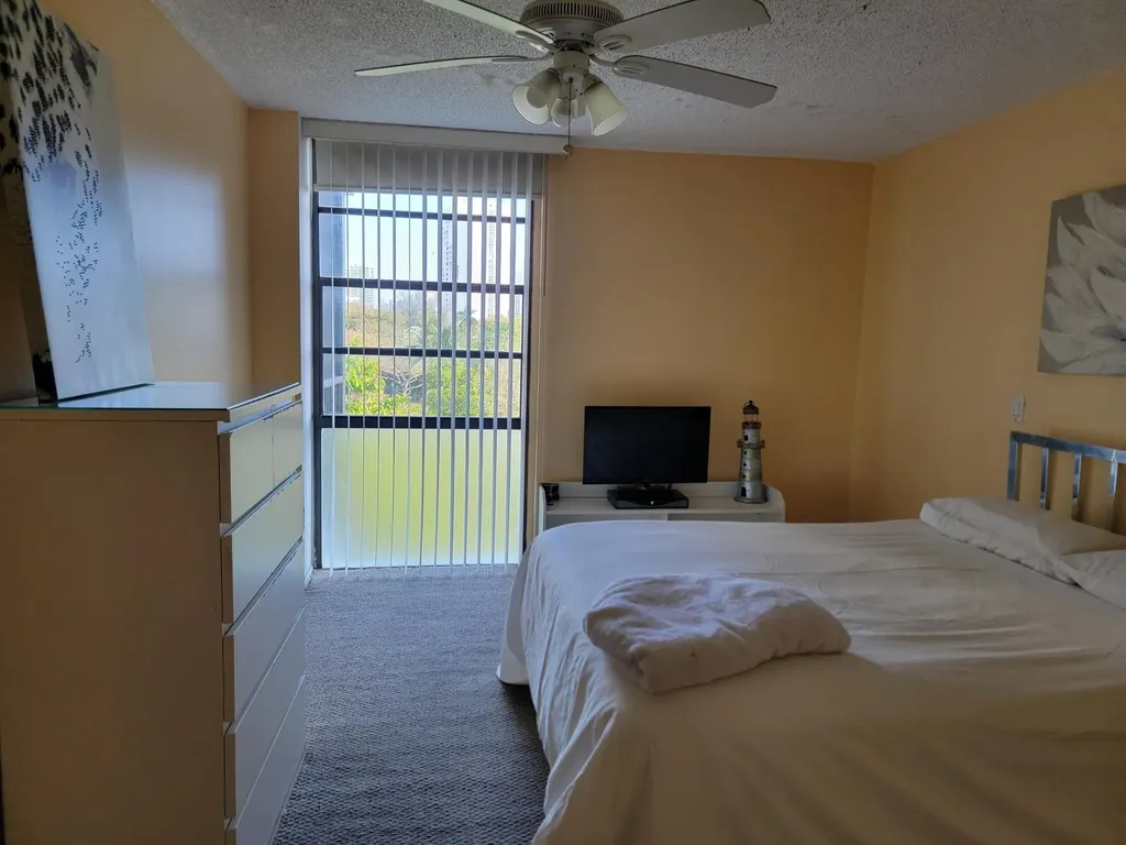 3301 N Country Club Drive Aventura FL 33180