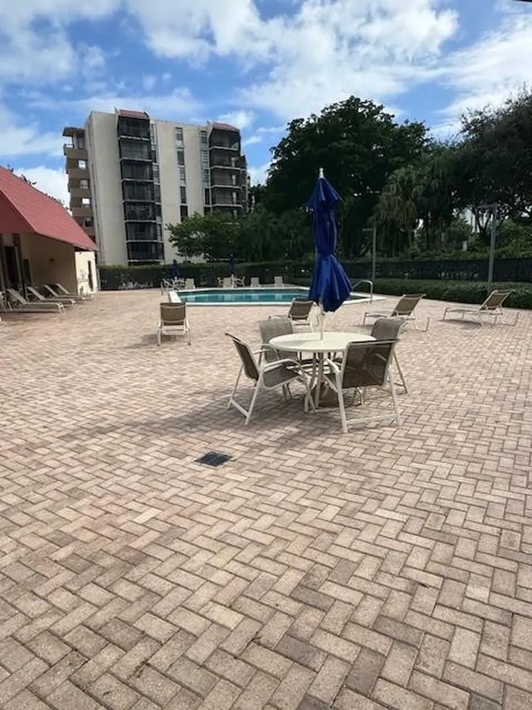 3301 N Country Club Drive Aventura FL 33180