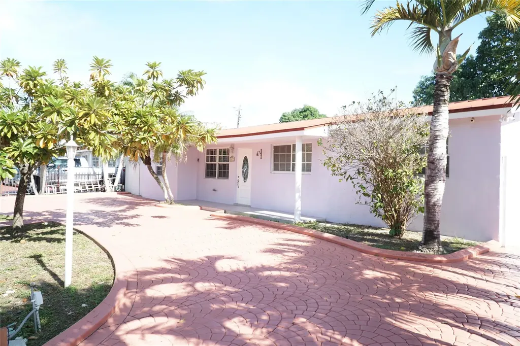 3435 SW 104th Court Miami FL 33165
