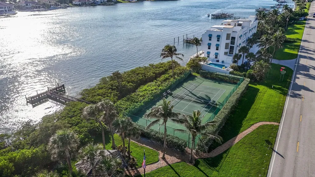 19670 Beach Road Jupiter FL 33469