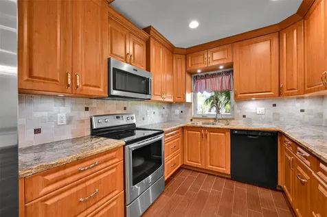 4401 NE 18th Avenue Oakland Park FL 33334