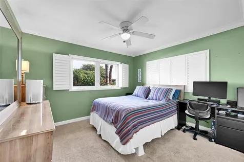4401 NE 18th Avenue Oakland Park FL 33334