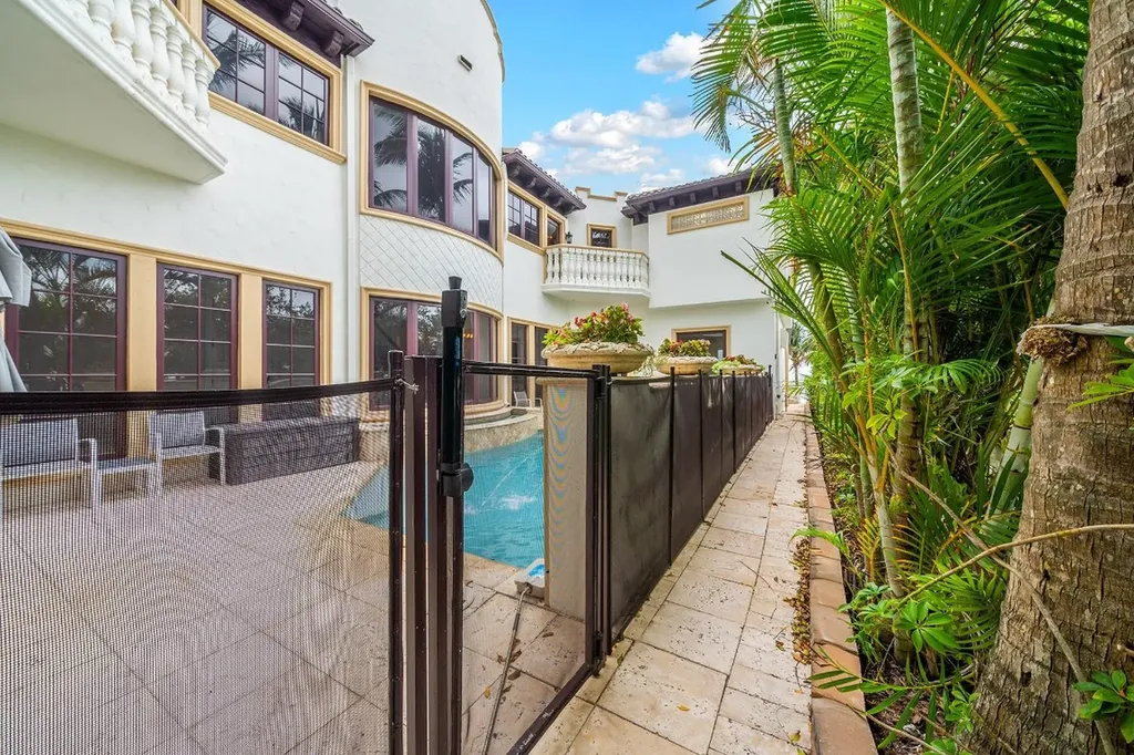 2760 N Atlantic Boulevard Fort Lauderdale FL 33308