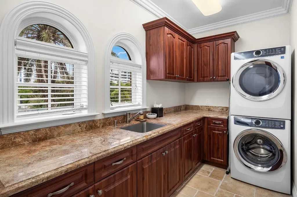 2760 N Atlantic Boulevard Fort Lauderdale FL 33308