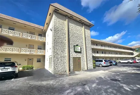 3531 NW 50th Avenue Lauderdale Lakes FL 33319