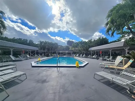 3531 NW 50th Avenue Lauderdale Lakes FL 33319