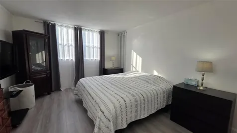 2831 Somerset Drive Lauderdale Lakes FL 33311