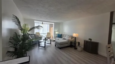 2831 Somerset Drive Lauderdale Lakes FL 33311