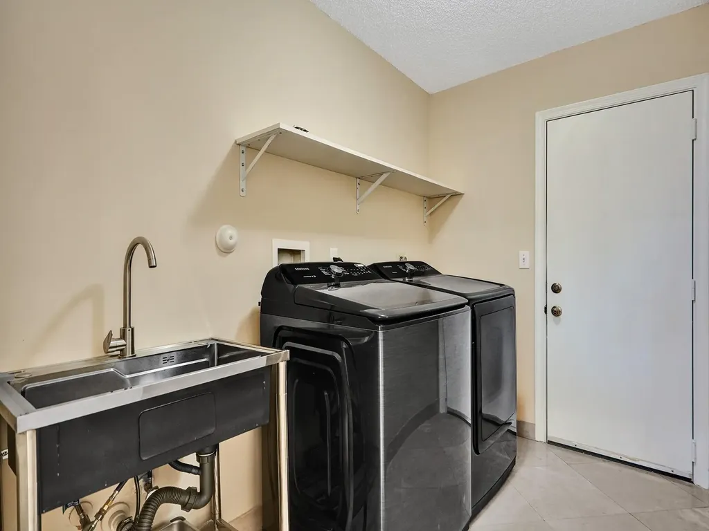 8452 NW 47th Street Coral Springs FL 33067