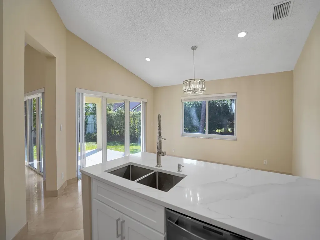 8452 NW 47th Street Coral Springs FL 33067