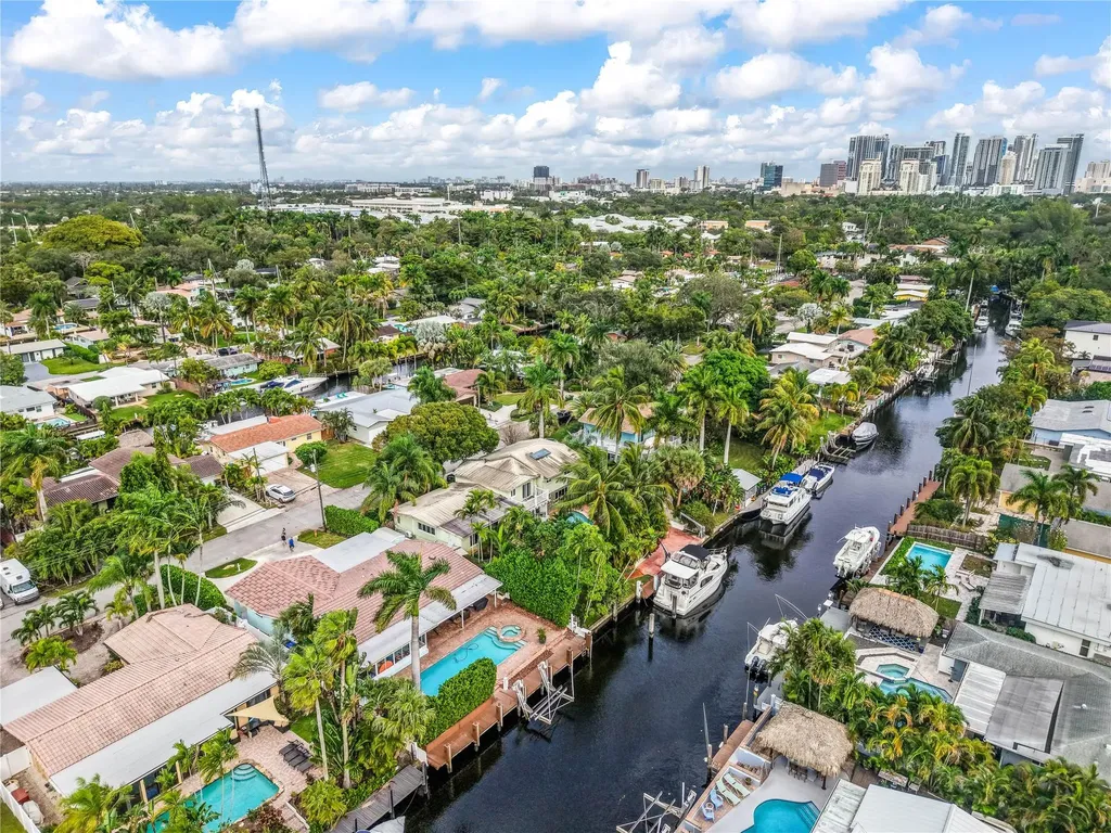 1700 SW 5th Court Fort Lauderdale FL 33312