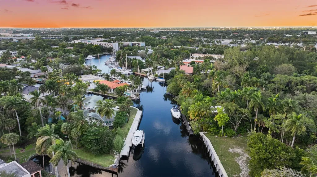 281-311 SW 14th Way Fort Lauderdale FL 33312