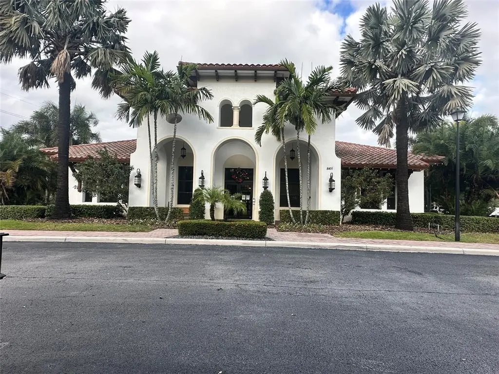 2911 Cascada Isle Way Hollywood FL 33024