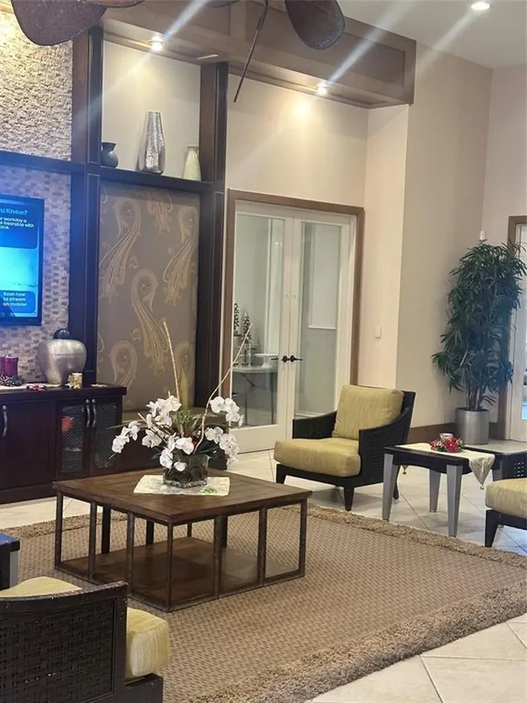 2911 Cascada Isle Way Hollywood FL 33024