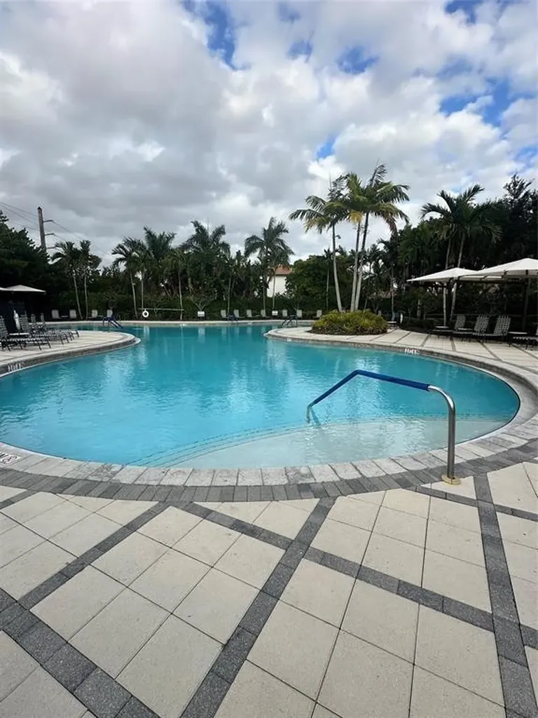 2911 Cascada Isle Way Hollywood FL 33024