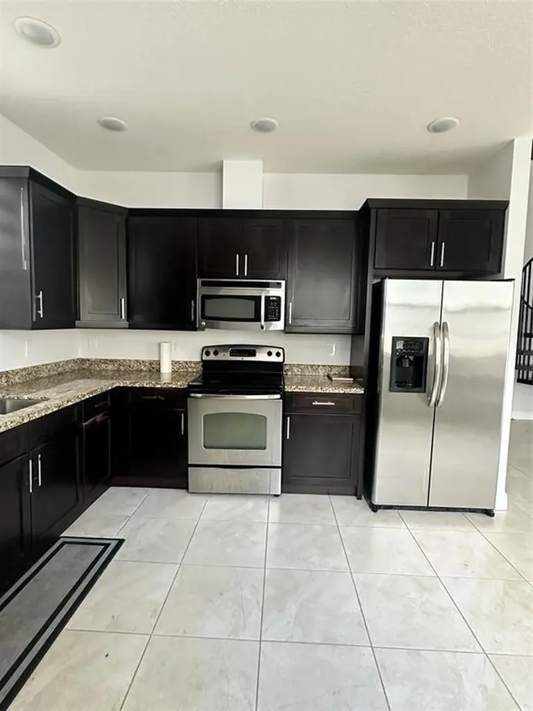 2911 Cascada Isle Way Hollywood FL 33024